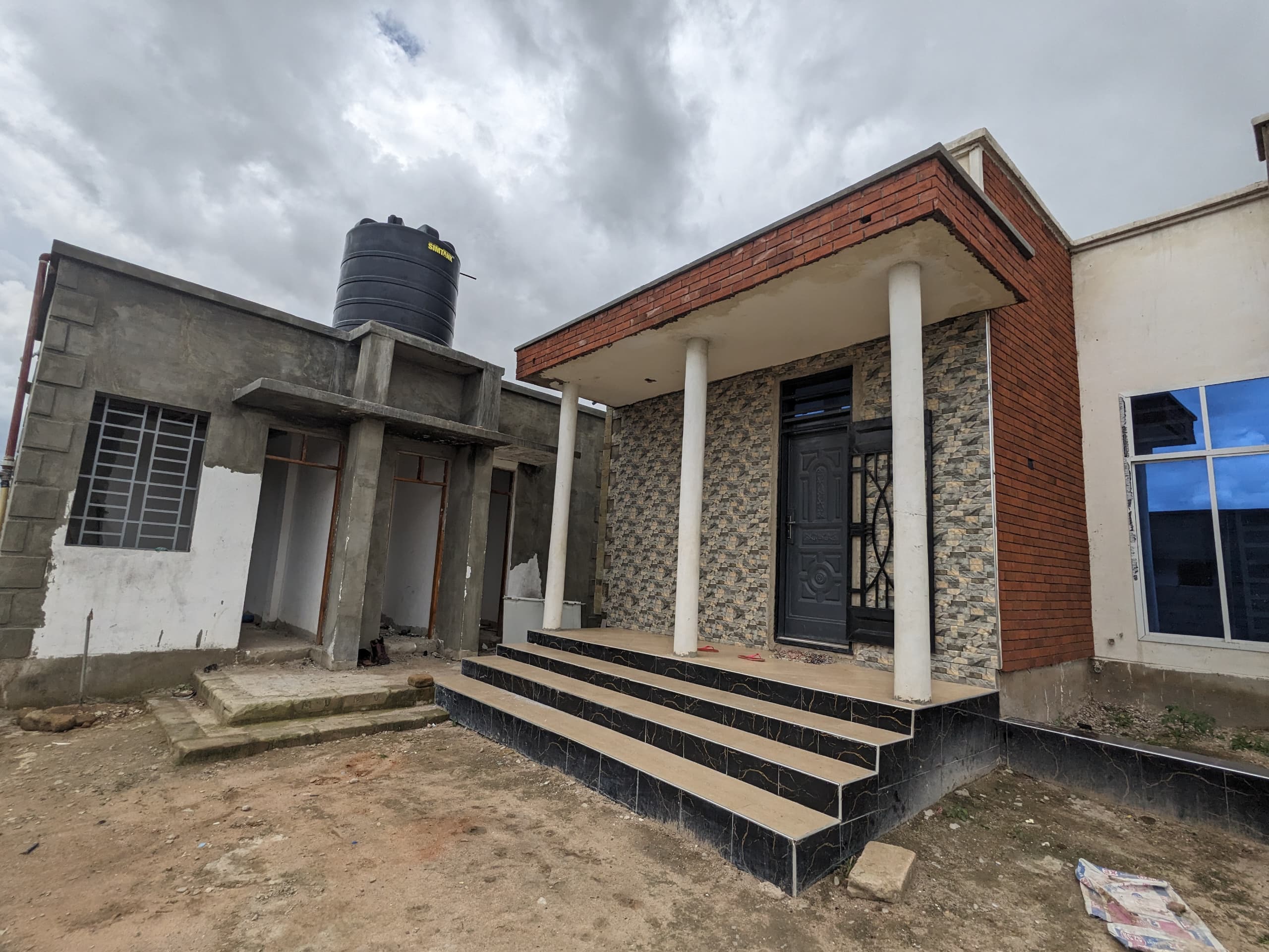 HOUSE AVAILABLE FOR SALE