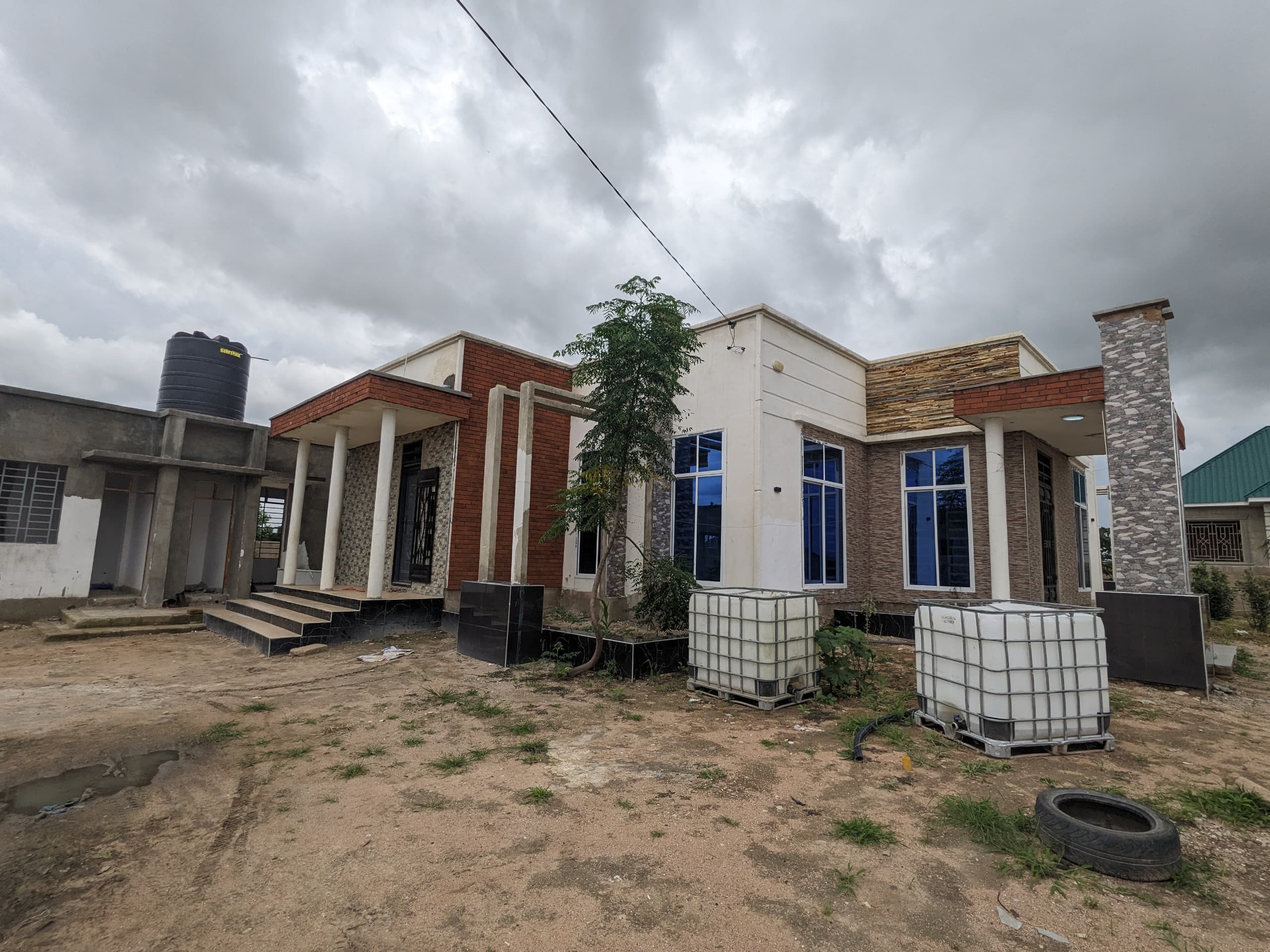 HOUSE AVAILABLE FOR SALE